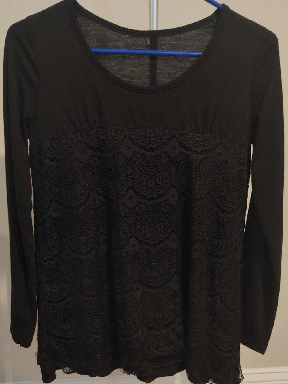 Black lace long sleeve top